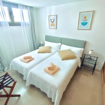 Pearl Apartment *